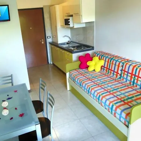 Daire Retreat With Terrace Views Bibione